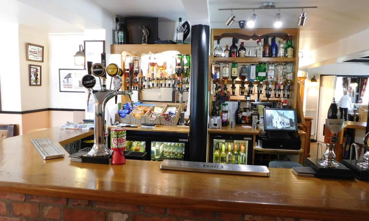 Forden Hotel | The Railway Inn