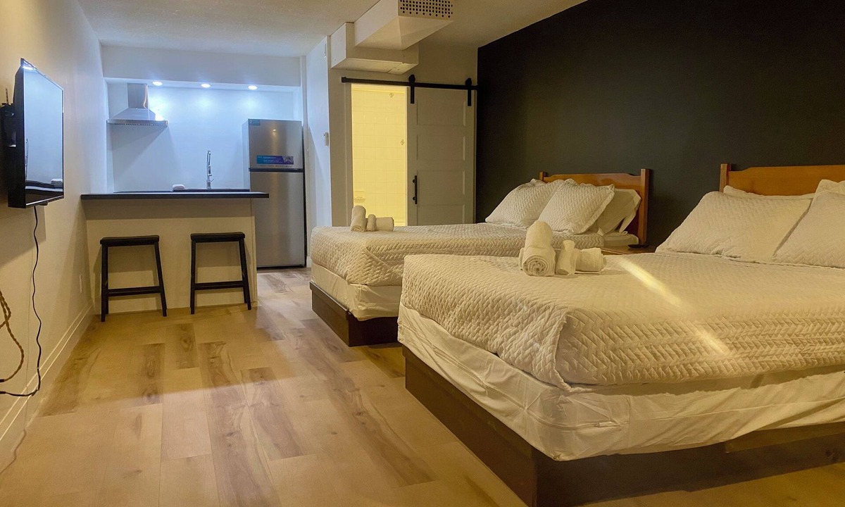 Exeter Hotel | The Ranchhouse Inn