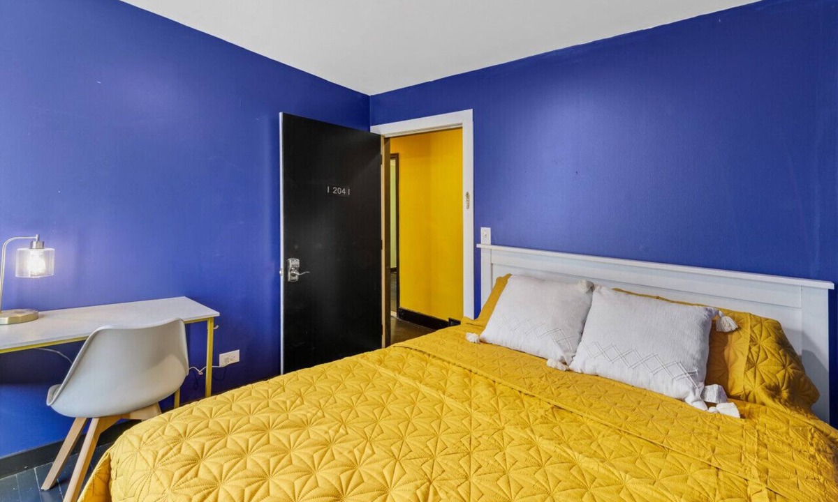 Fox Lake Hostel | The Randolph Hotel Room 204