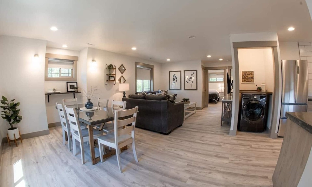 Rexburg Hotel | The Raspberry Garden Luxury Hotel & Suites