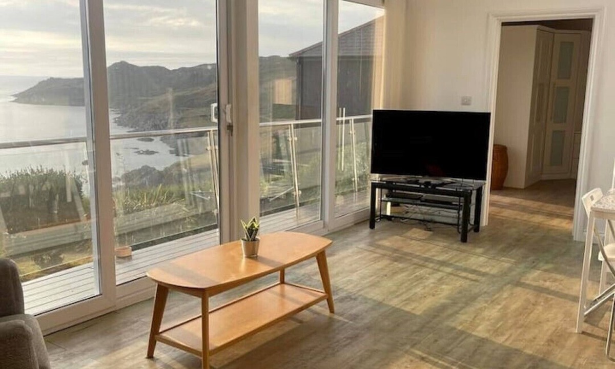 Mortehoe House | The Rattles