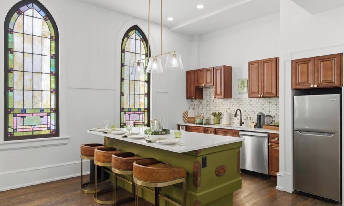 Downtown Jacksonville Apartment | The Raven Hotel 1st Floor - Pool OnSite Parking