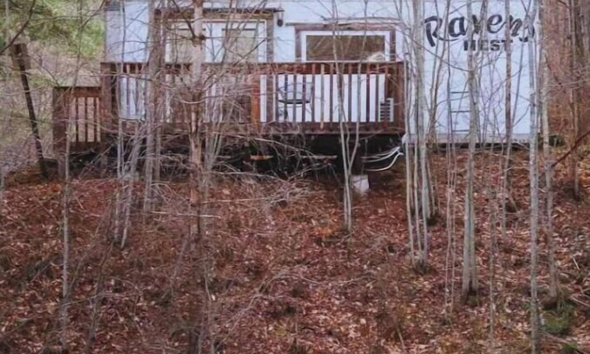 Town of Colchester House | The Raven's Nest