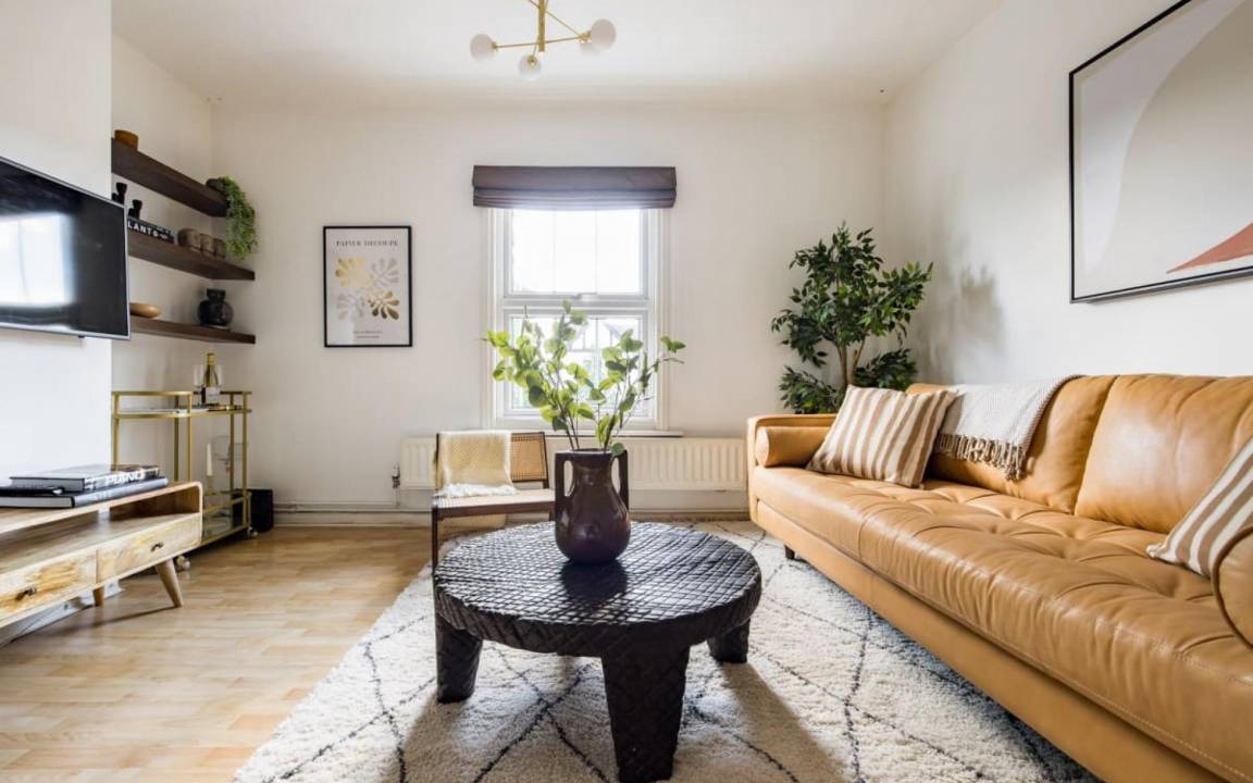 Earley Apartment | The Reading Wonder - Stunning 2BDR Flat with Parking