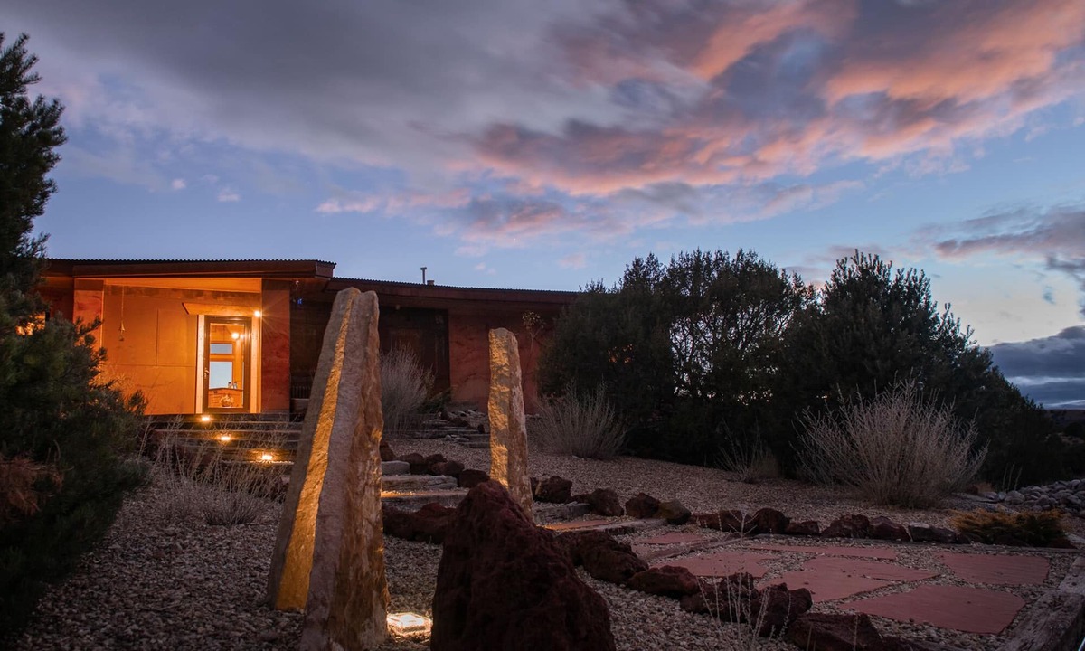 Arroyo Hondo Villa | The Red Earth Palace Retreat - private natural hot spring access