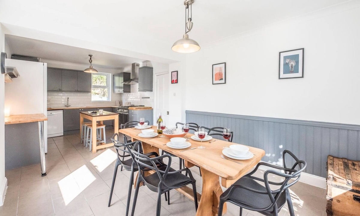 Leiston House | The Red House, Leiston - A Smart Base for Coast and Work