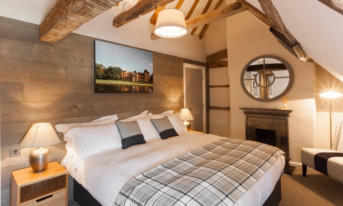 Odiham Hotel | The Red Lion