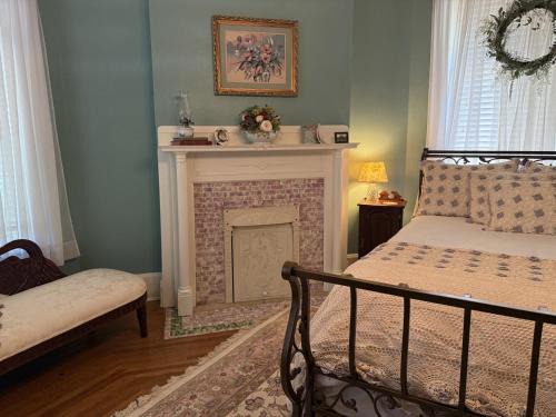 Guthrie Bed & Breakfast | The Redbud Room at The Judges Chambers