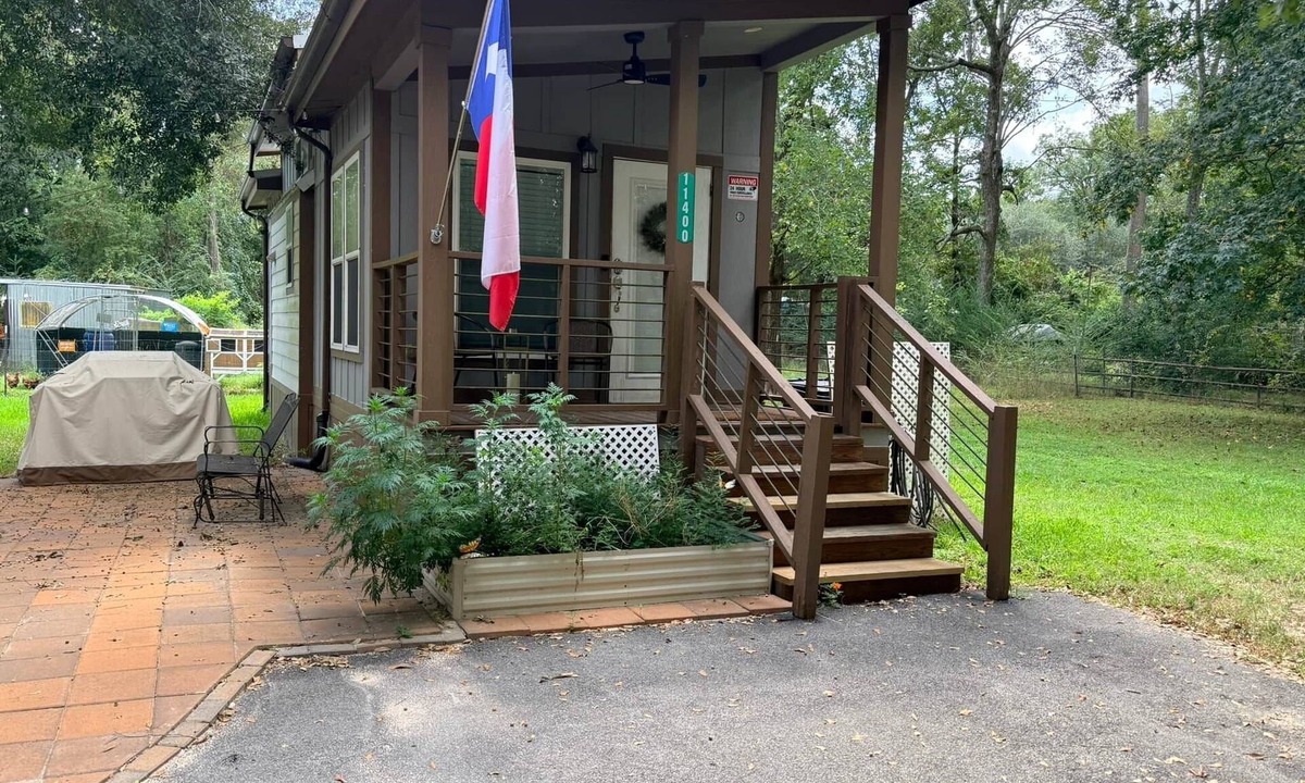 Conroe House | The Refuge @ Vanderosa