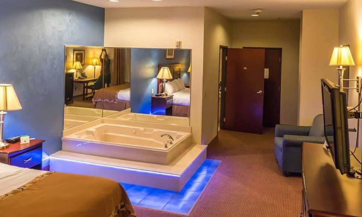 Carthage Hotel | The Regal Hotel