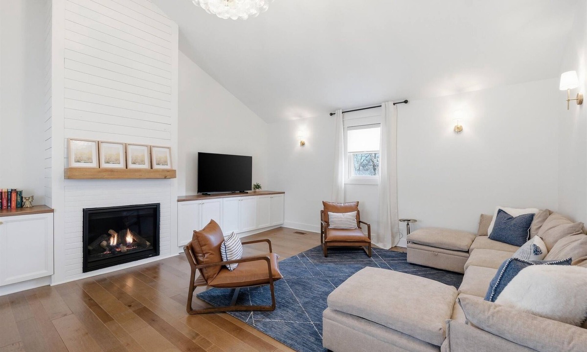 Merriam House | The Regency-Merriam 3BR Home with Game Room & Deck