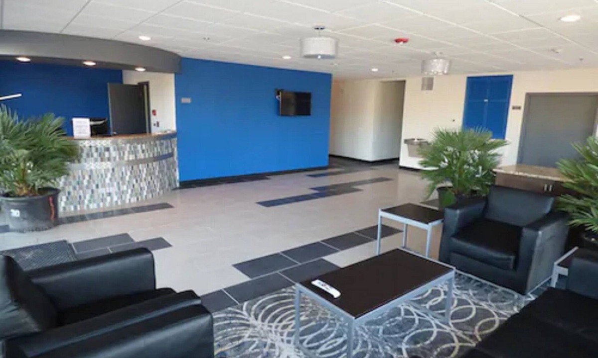 Big Lake Condo | The Republic Hotel
