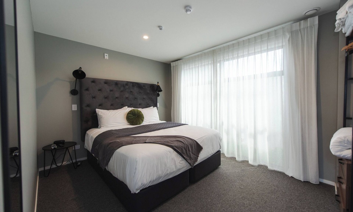 Fitzroy Apartment | The Residence Apartment Five - With Spa Bath