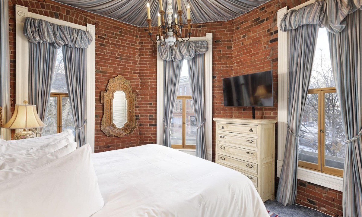 Downtown Hotel | The Residence Hotel
