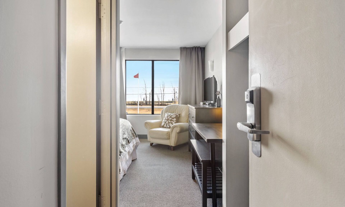 St-Albert House | The Restauparc Motel! A relaxing and affordable experience.