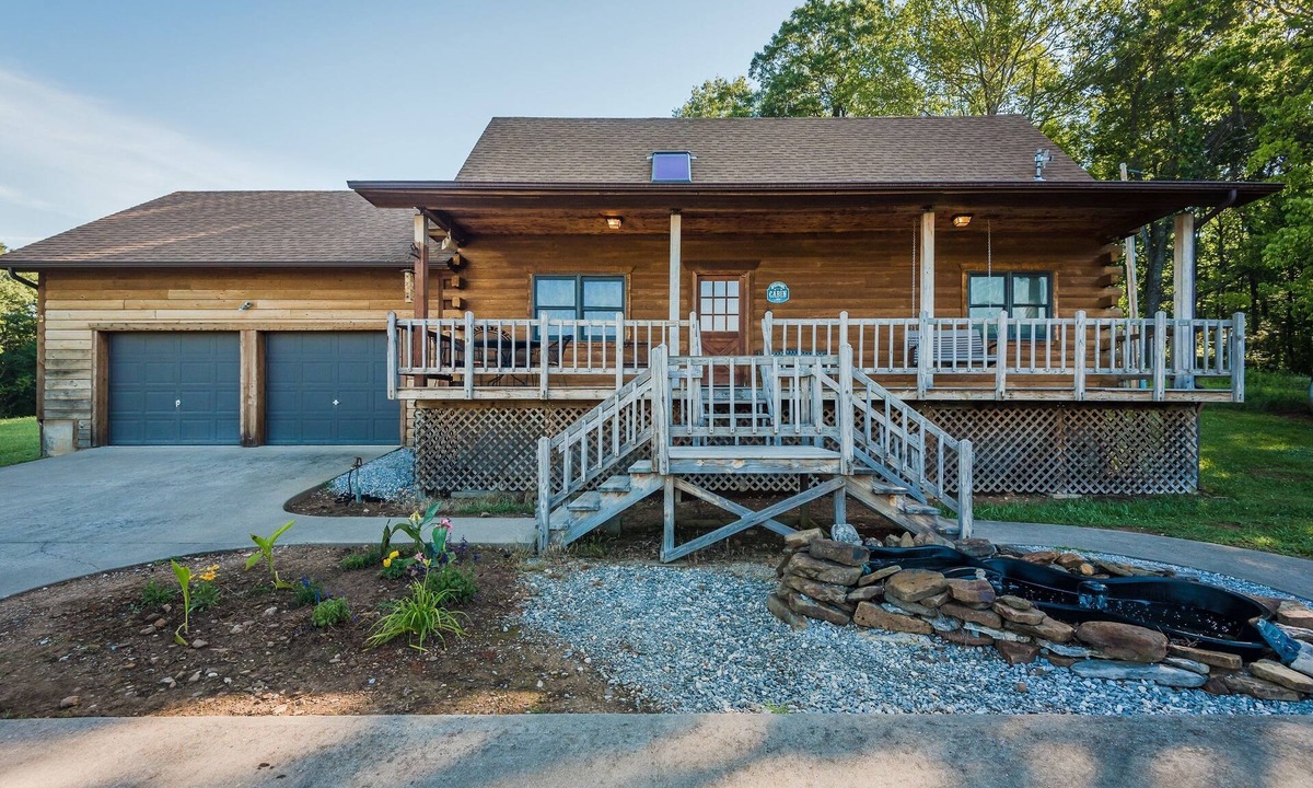 Huntsville Cabin | The Resting Place Cabin ~ Your Home away from Home