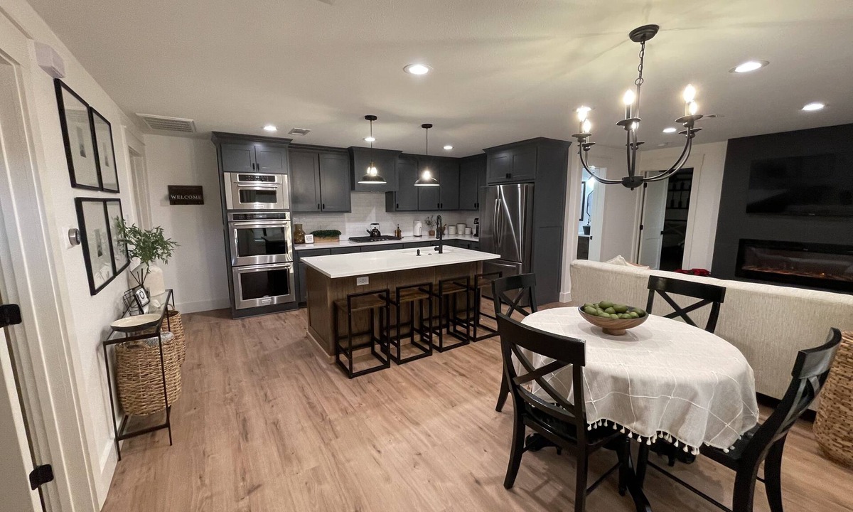 Justin Other | The Retreat on 2nd St