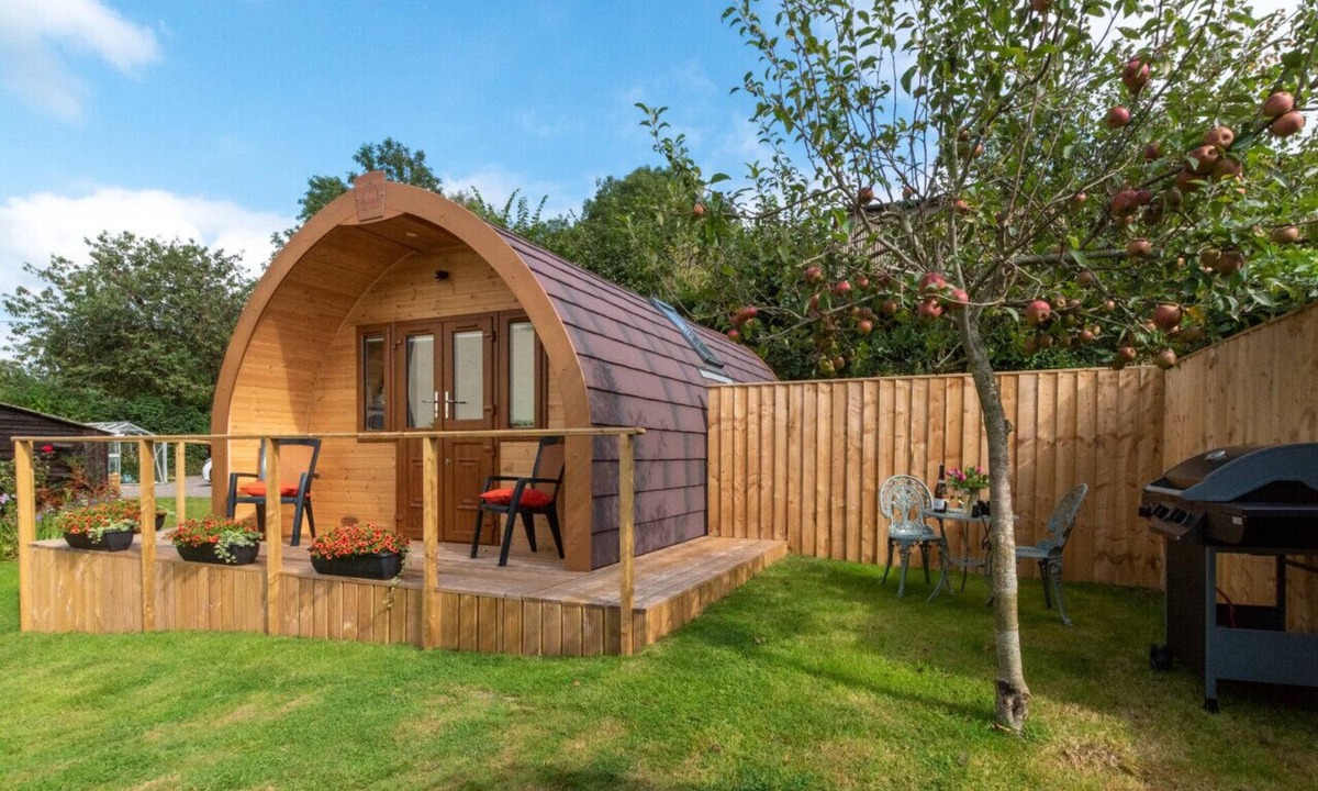 Shute House | The Retreat - Studio House, Sleeps 2