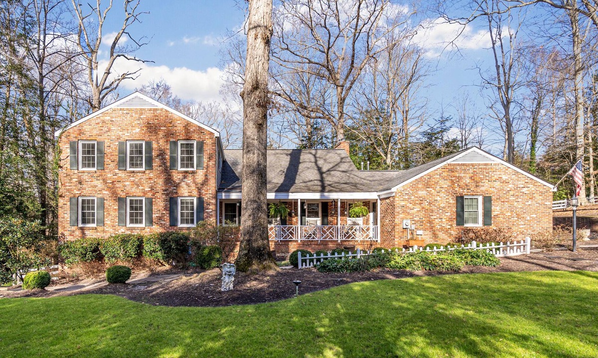 Williamsburg Bed & Breakfast | The Rhododendren-King-Luxury-Ensuite with Shower-G
