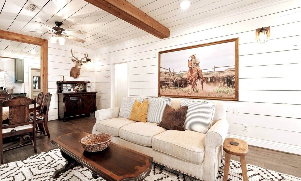 Canyon House | The Riata House