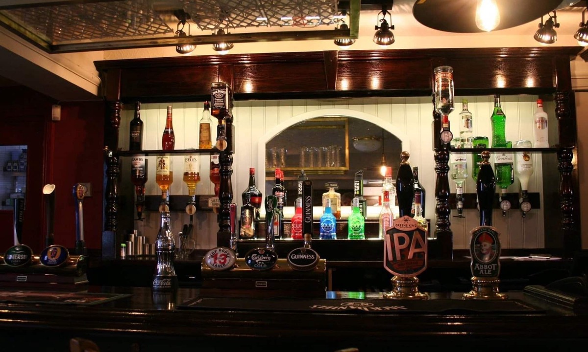 Ware Bed & Breakfast | The Rifle Volunteer