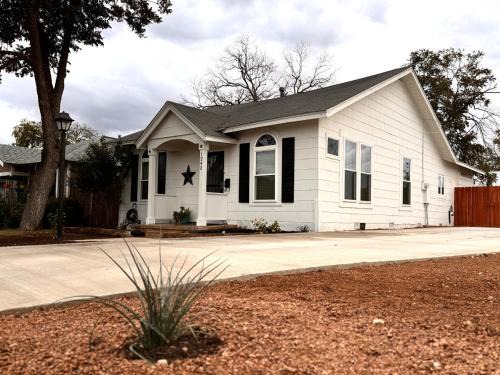 Northwest Los Angeles Heights House | The River City Haven- Cozy, Spacious Home Near Downtown