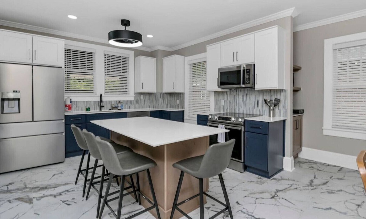 Earlewood House | The River House | 3BR Near Downtown