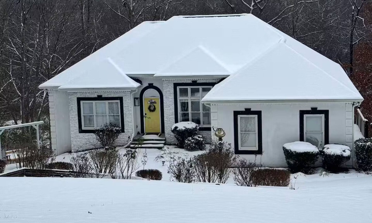 Monroe Apartment | The River House Apartment