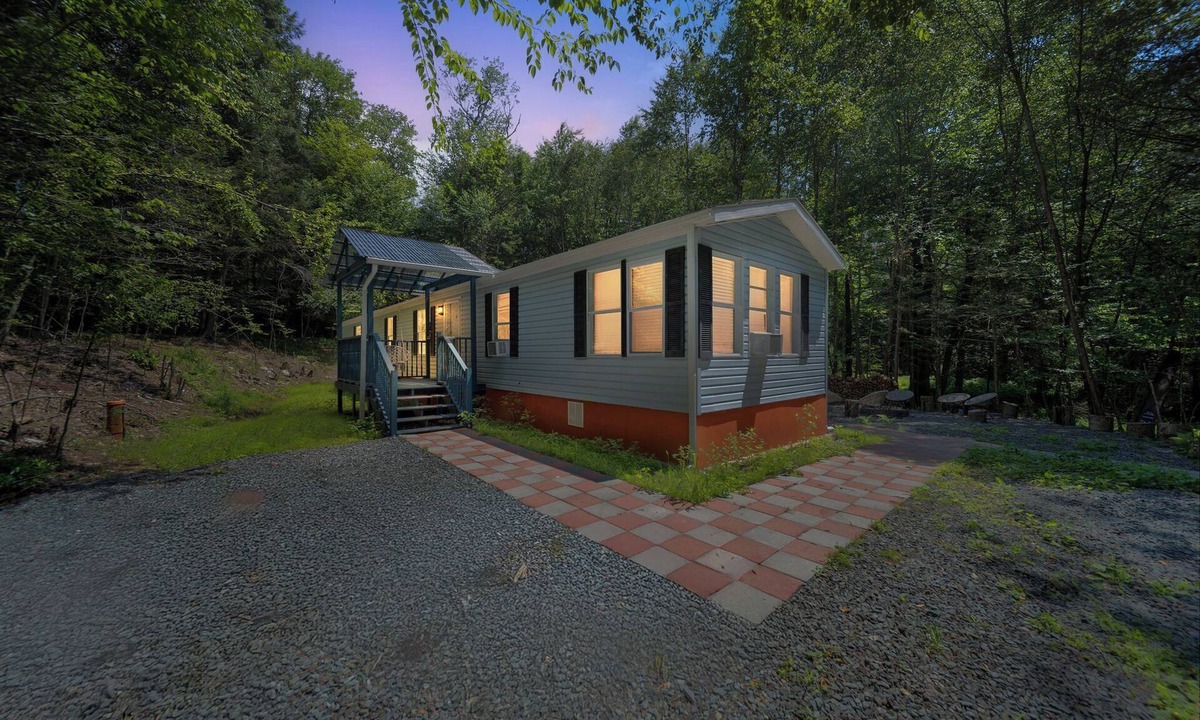 Liberty House | The River House - Sauna & Hot Tub