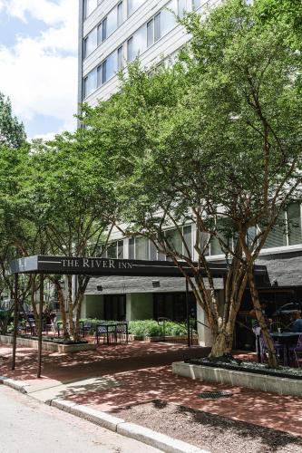 Foggy Bottom Hotel | The River Inn