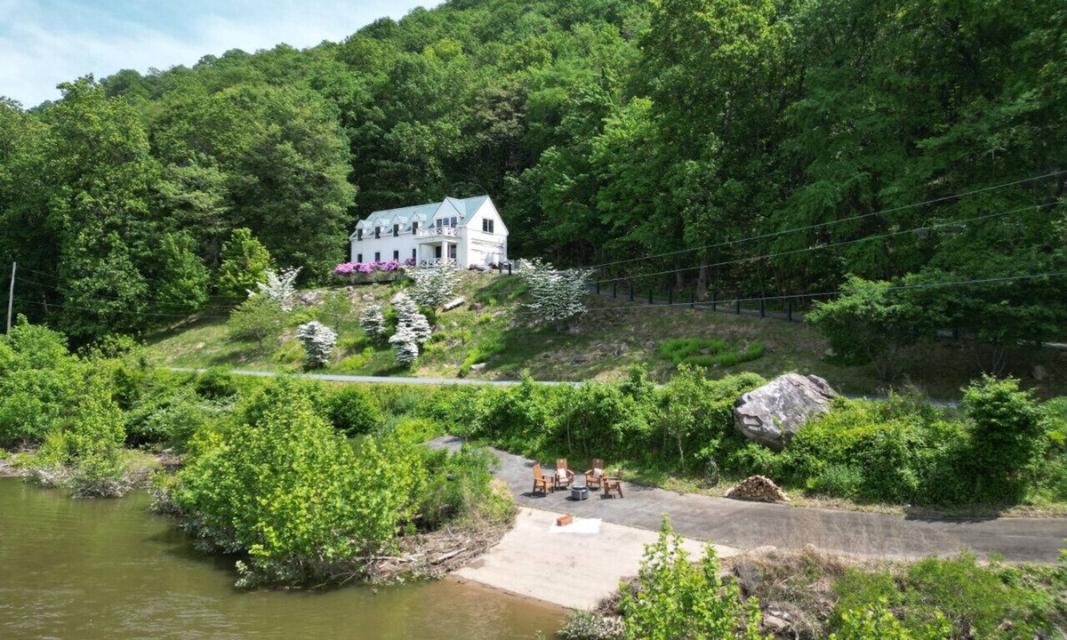 Wrightsville House | THE RIVERFRONT BOATHOUSE