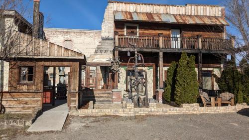 St. Anthony Apartment | The Riverside Inn