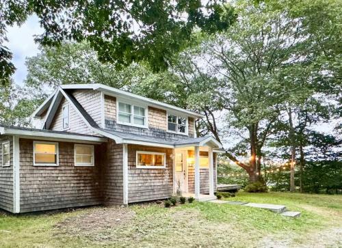 Yarmouth County House | The riverside Nest Cozy Cottage