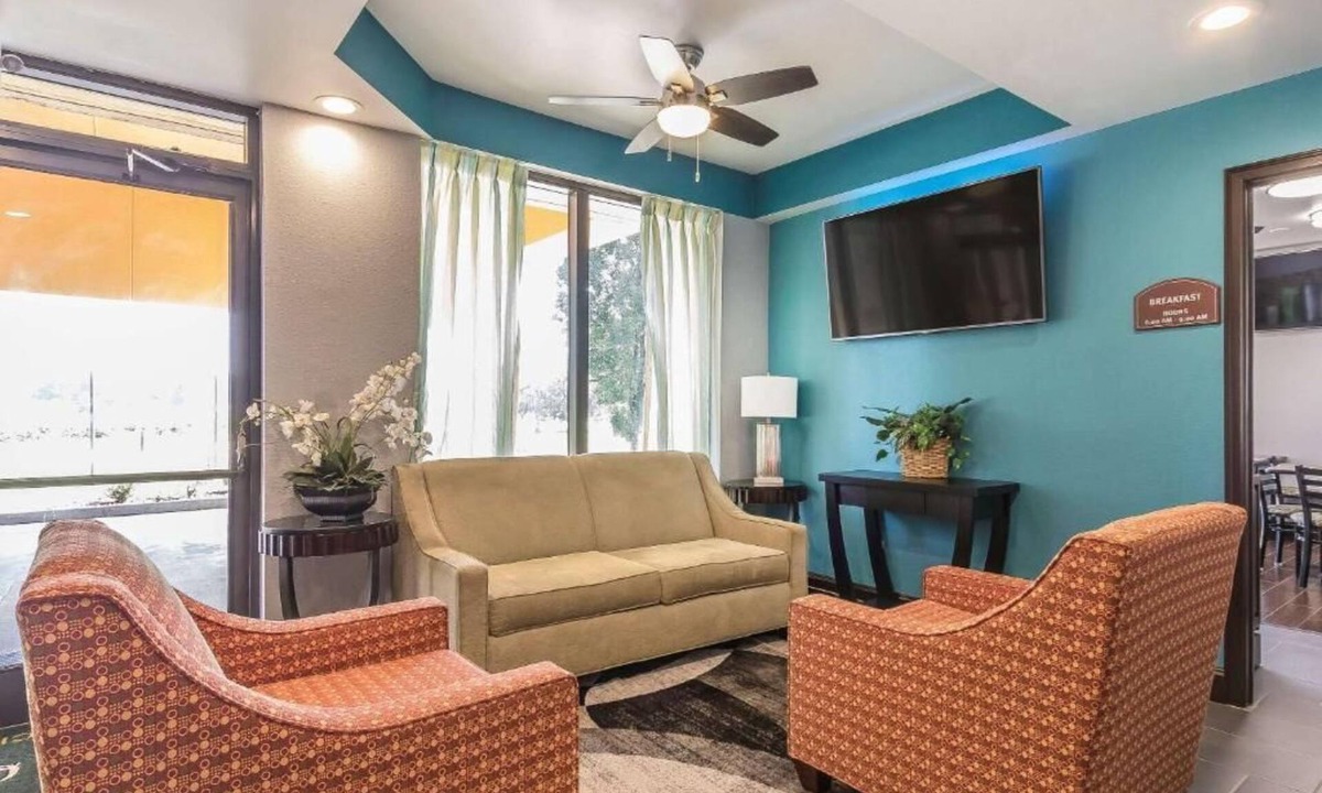 Charleston Hotel | The Riverstone Hotel Charleston-Sikeston