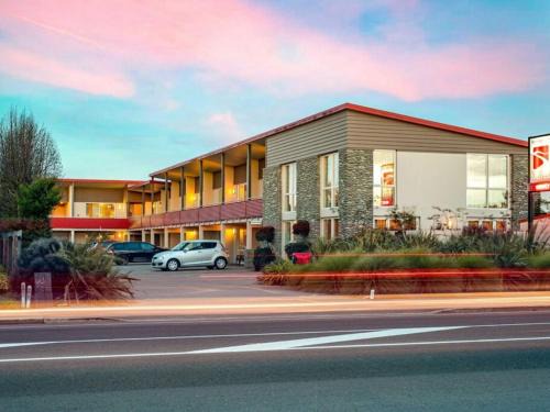 Rangiora Hotel | The Riverstone