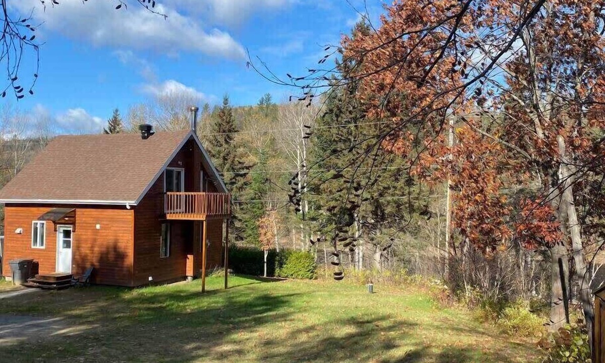 Trois-Rives Ski Chalet | The Road Shack | spa | dogfriendly