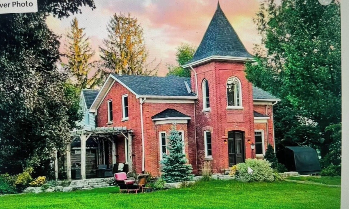 Mount Forest House | The Robert Scott Residence - Timeless Elegance
