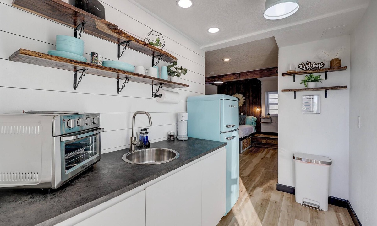 Webb City Apartment | The Robin's Egg: Downstairs Studio