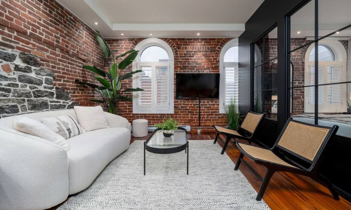 Saint-Roch Apartment | The Rock and Red Luxury Condo/Downtown Quebec city