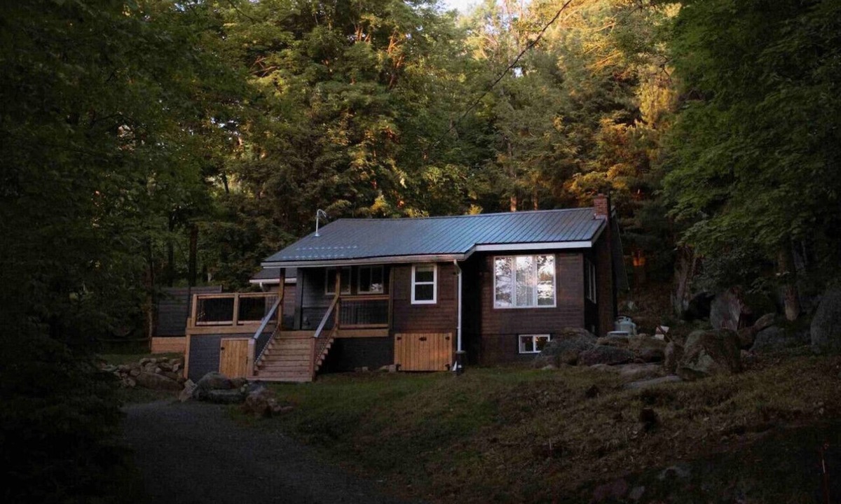 Port Sydney Cottage | The Rock Lodge, At Mary Lake (+ Hot Tub)