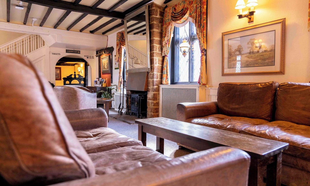 Wych Cross Hotel | The Roebuck Hotel by Greene King Inns