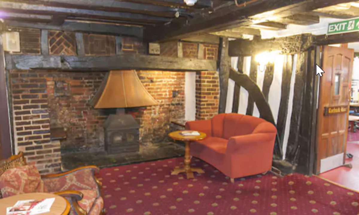 Stevenage Hotel | The Roebuck Inn