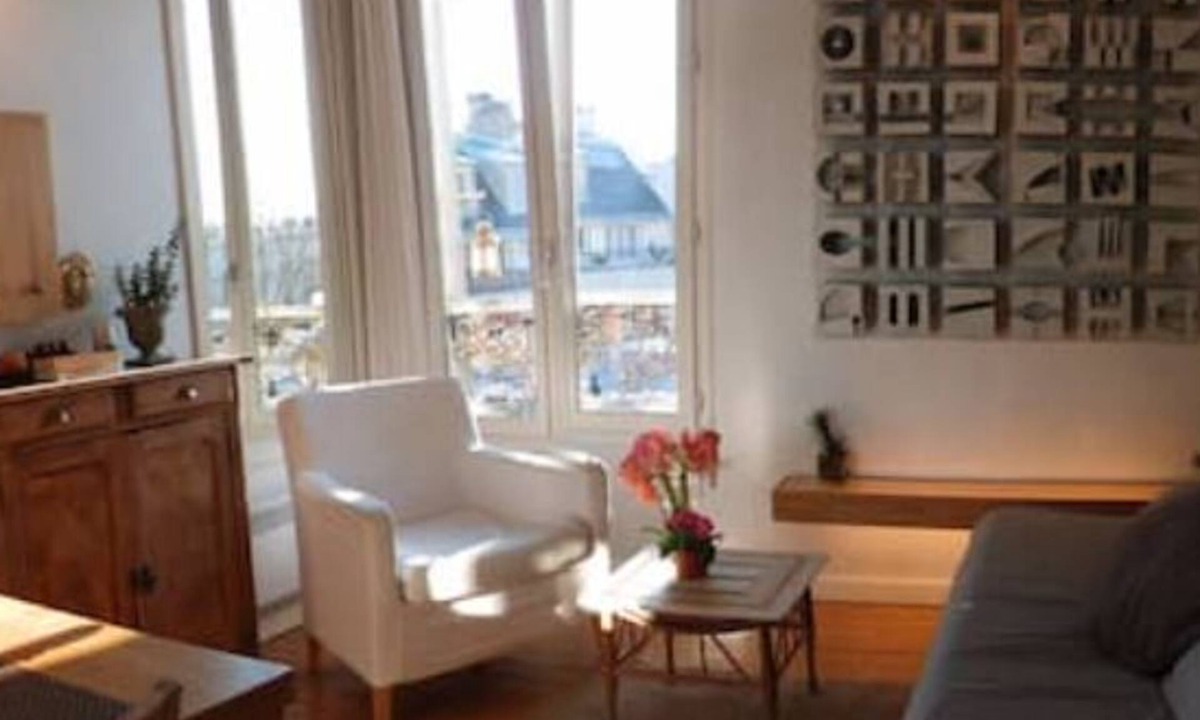 Clignancourt Apartment | The "romantic Little Flat" in Montmartre