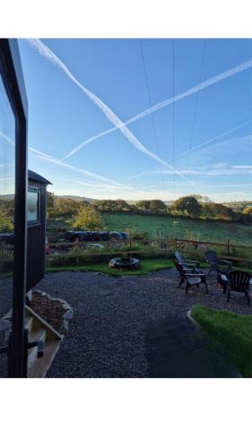 Totnes Cabin | The Roost at Broadgates