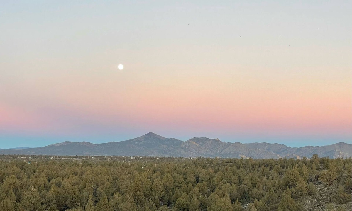 Crooked River Ranch House | The Roost: Mountain View Equine Oasis on 6 Acres