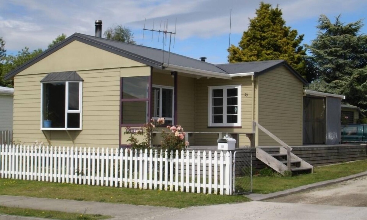 Mangakino House | The Rose Cottage