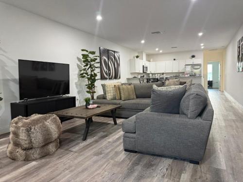 Memphis Apartment | The Rosezena Experience