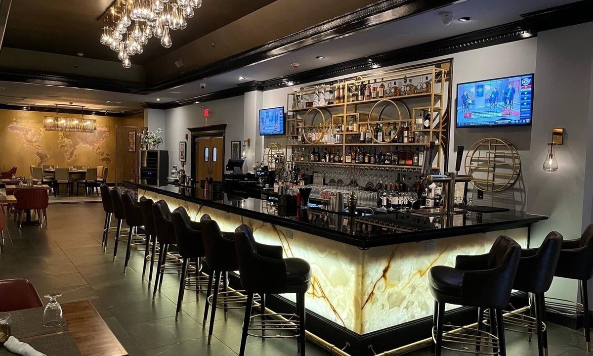 Roslyn Hotel | The Roslyn, Tapestry Collection by Hilton