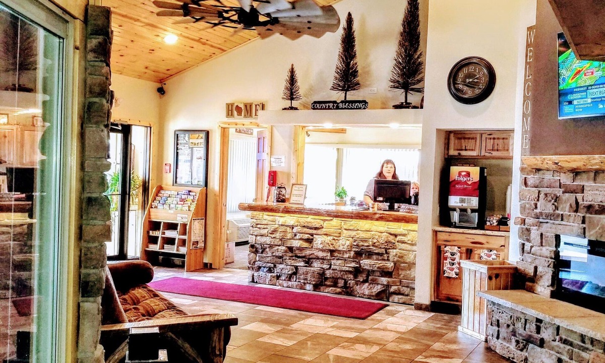 Spring Green Cabin | The Round Barn Lodge