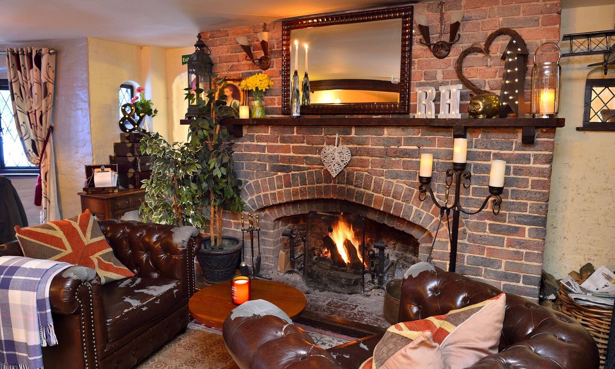 West Chiltington Hotel | The Roundabout Hotel